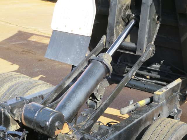 Hino Dutro 6