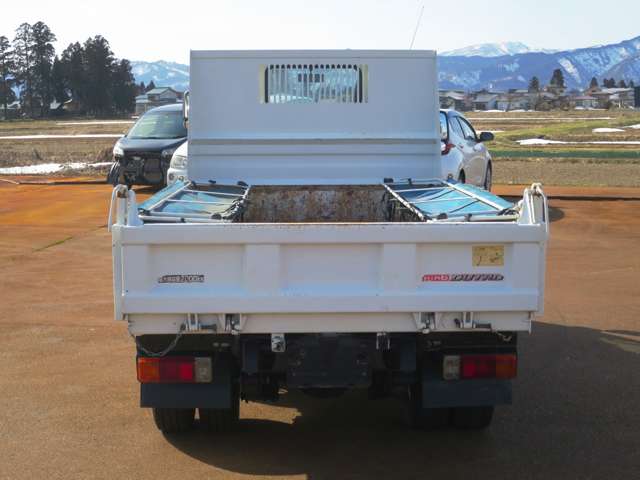 Hino Dutro 10