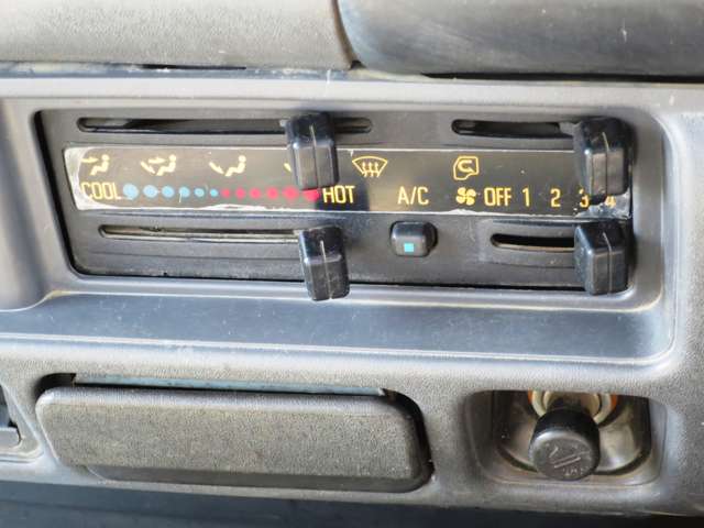 Isuzu Elf 12