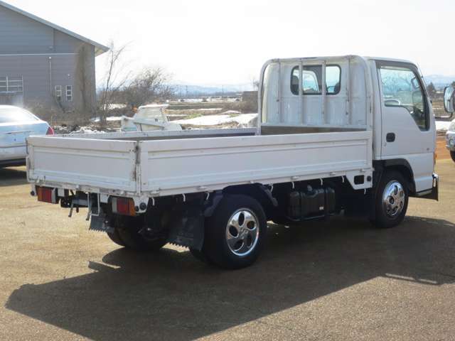 Isuzu Elf 3