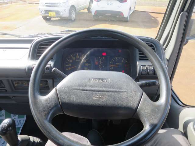 Isuzu Elf 9