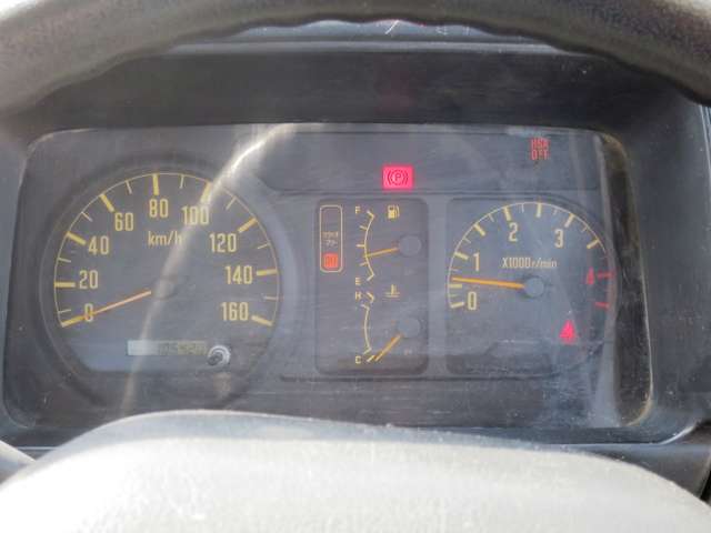 Isuzu Elf 10