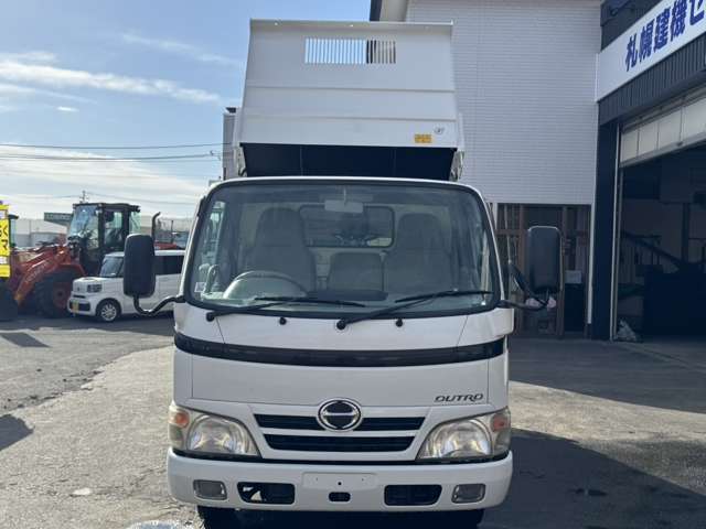 Hino Dutro 12