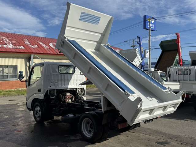 Hino Dutro 5