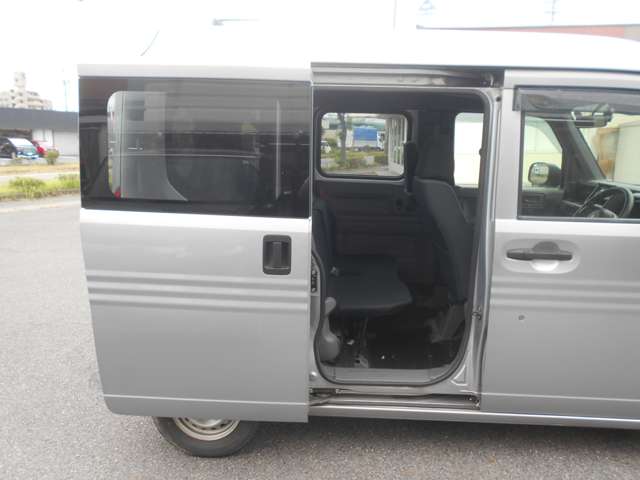 Honda N-VAN 9