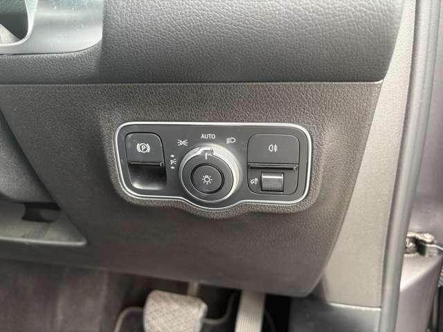 Mercedes-Benz GLB 11