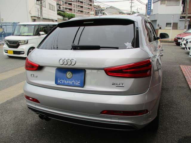 Audi Q3 4