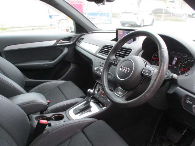 Audi Q3 5