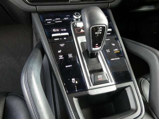 Porsche Cayenne 12