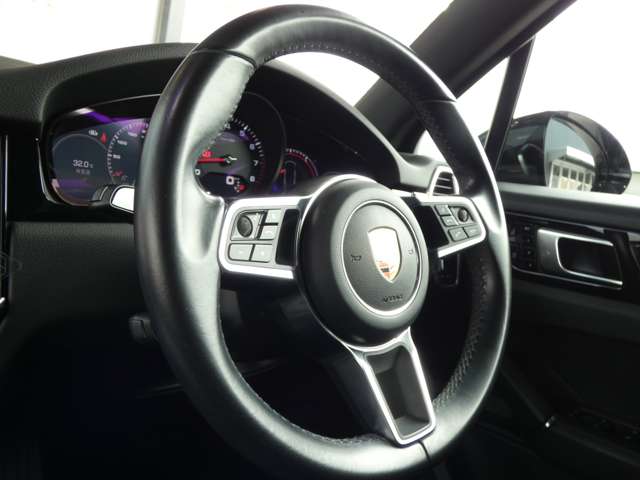 Porsche Cayenne 8