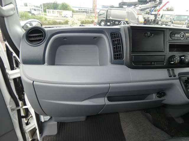 Mitsubishi Fuso Canter 10