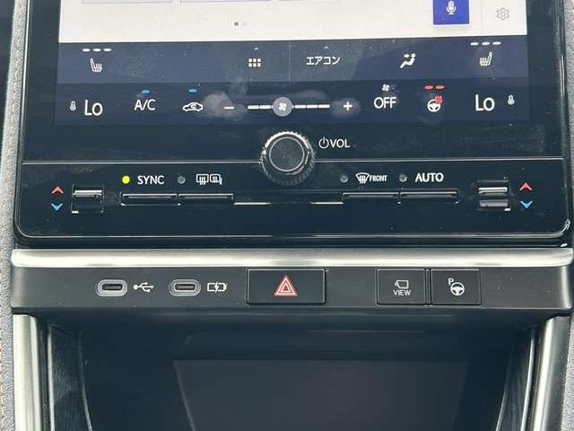 Lexus LBX 12