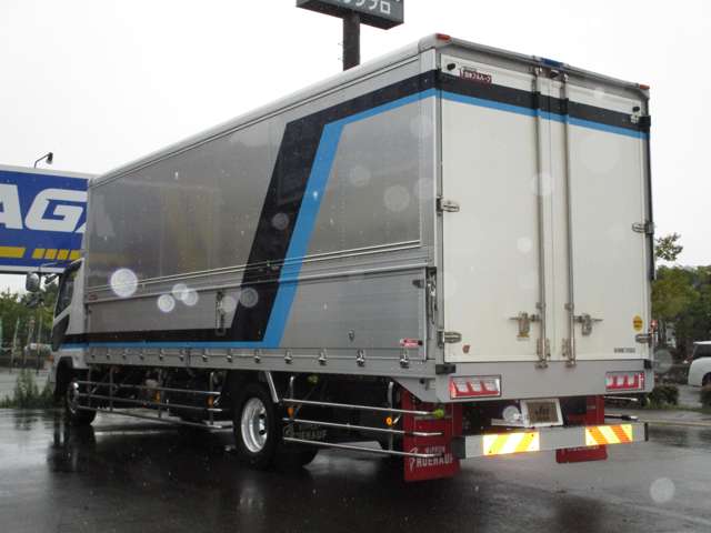 Mitsubishi Fuso Fighter 9