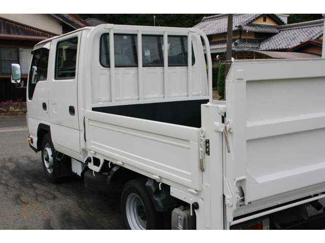 Isuzu Elf 12
