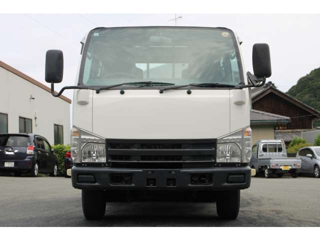 Isuzu Elf 4