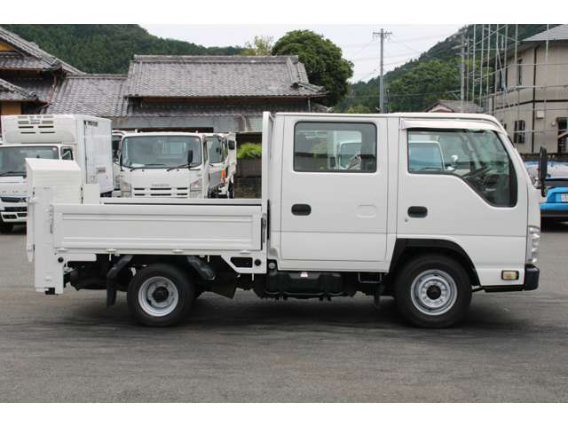 Isuzu Elf 7