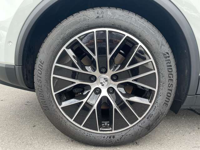 Porsche Macan 11