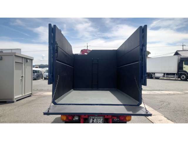 Mitsubishi Fuso Canter 7