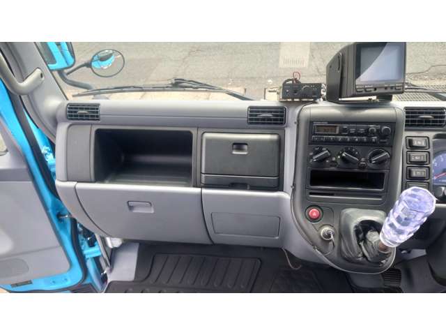 Mitsubishi Fuso Canter 9