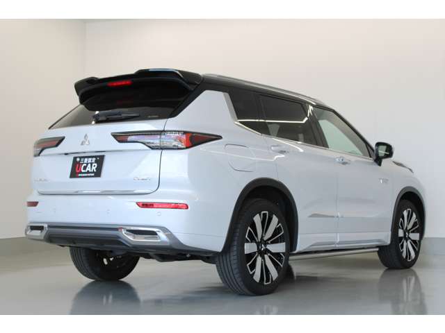 Mitsubishi Outlander 4