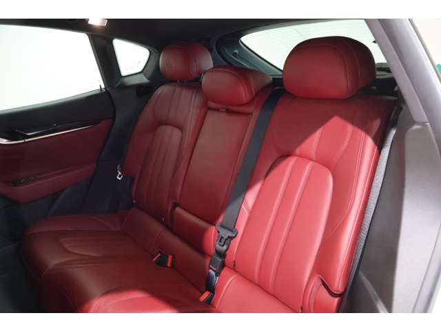 Maserati Levante 6