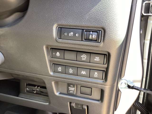 Mitsubishi Delica Mini 9