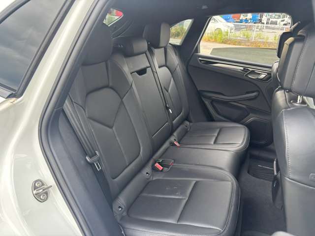 Porsche Macan 11
