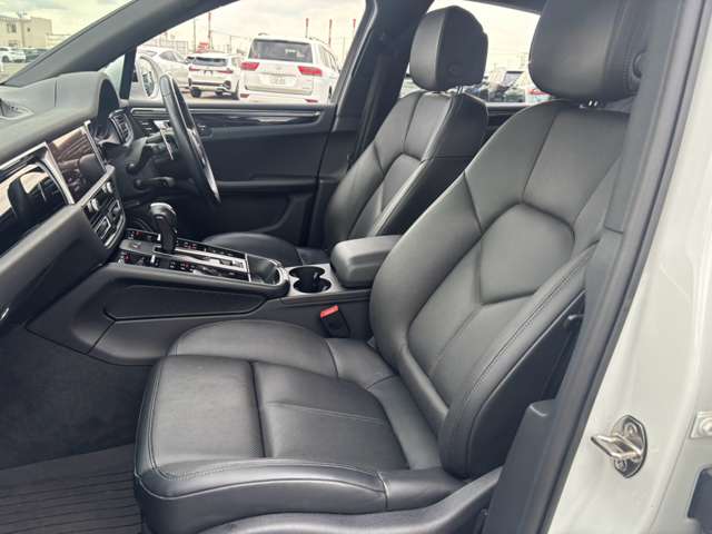 Porsche Macan 12