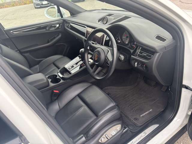 Porsche Macan 9