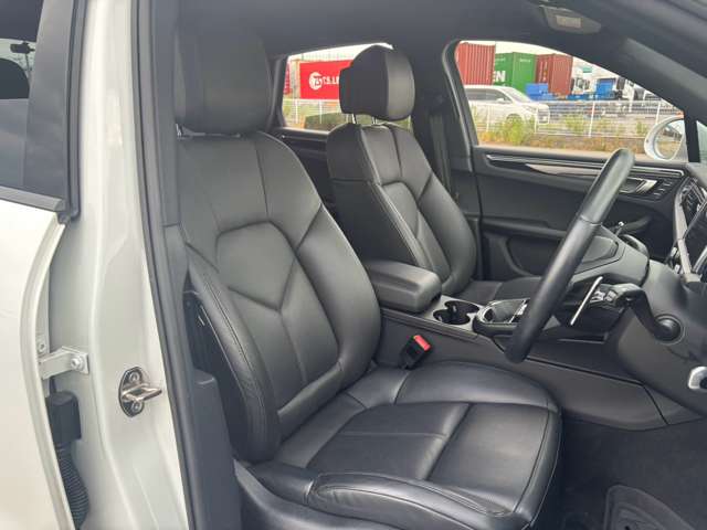 Porsche Macan 10