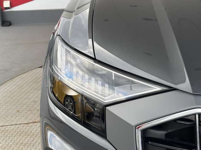 Audi Q8 11