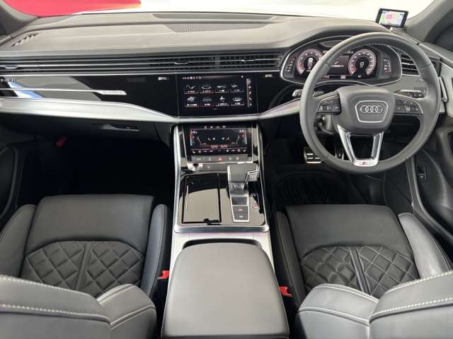 Audi Q8 3
