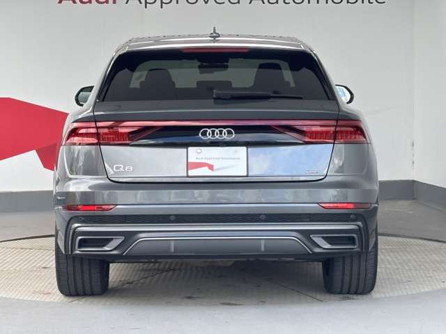 Audi Q8 5