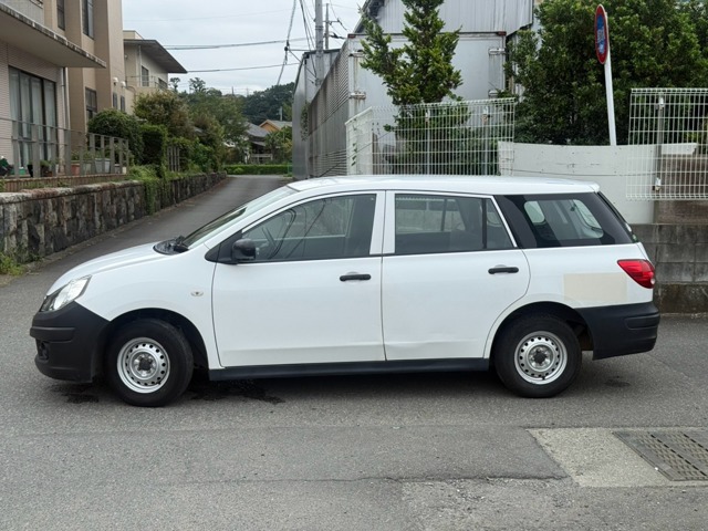 Nissan AD 5