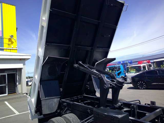 Isuzu Forward 11