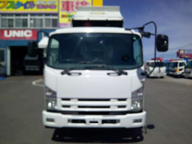 Isuzu Forward 2