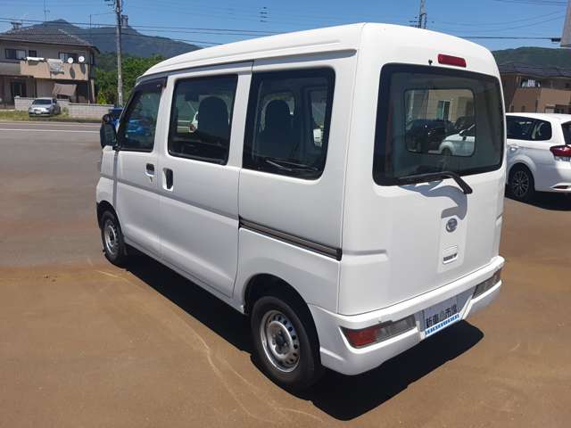 Daihatsu Hijet Cargo 7