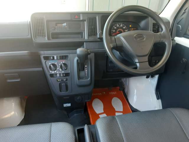 Daihatsu Hijet Cargo 9