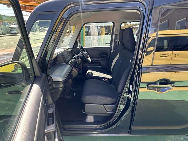 Suzuki Spacia Base 5