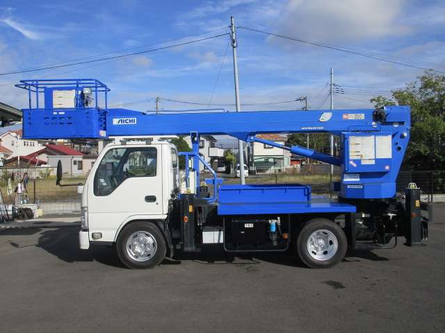 Isuzu Elf 6
