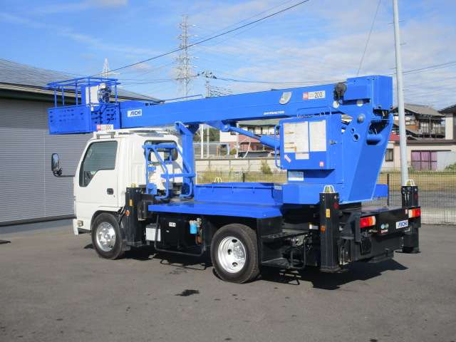 Isuzu Elf 8