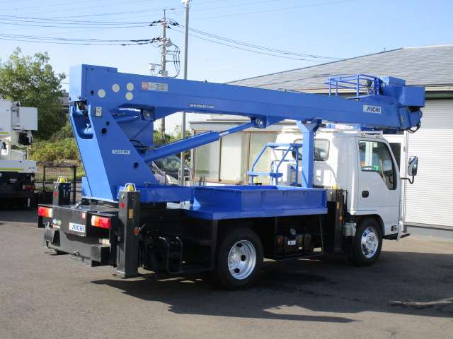 Isuzu Elf 9