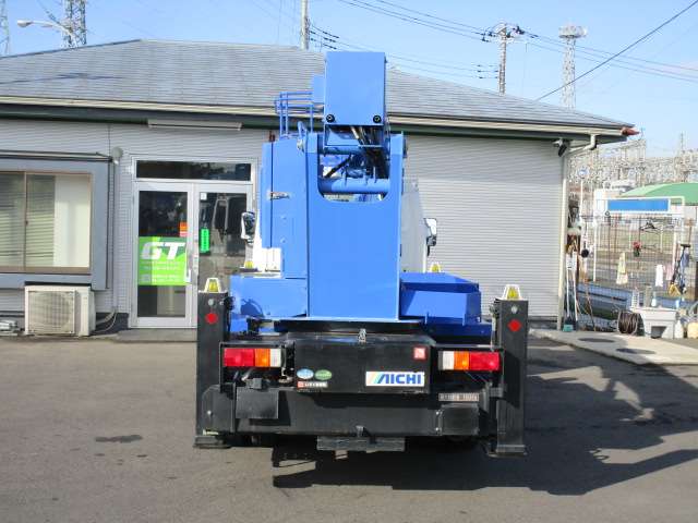 Isuzu Elf 10