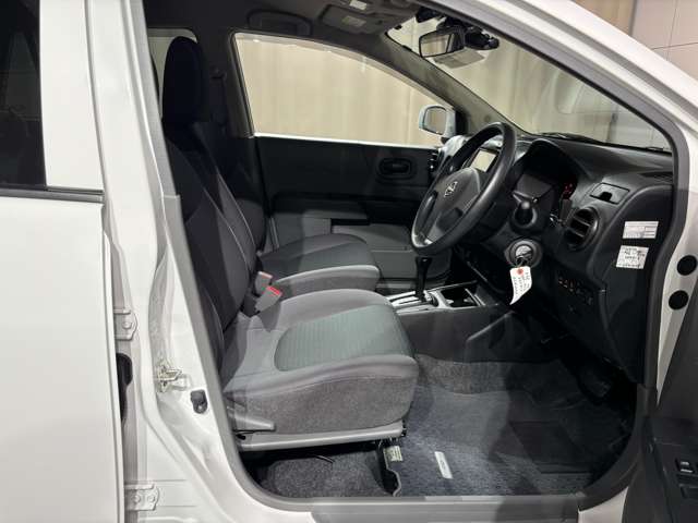 Nissan AD 8