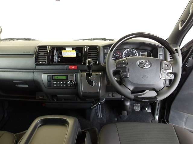 Toyota Hiace Van 6
