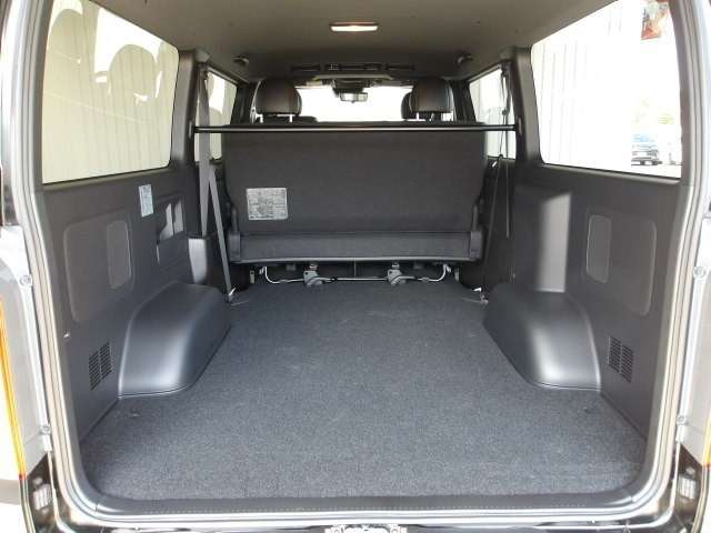 Toyota Hiace Van 10