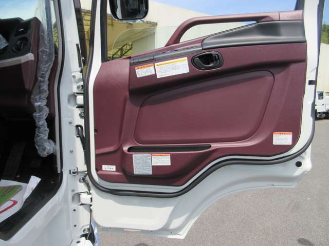 Mitsubishi Fuso Super Great 9