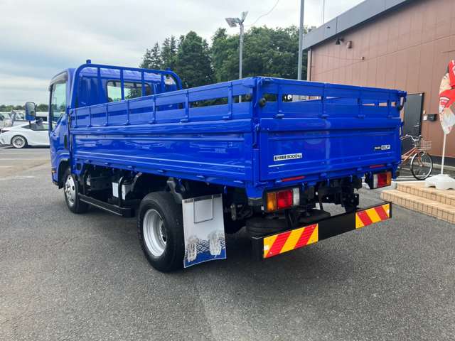 Isuzu Elf 7