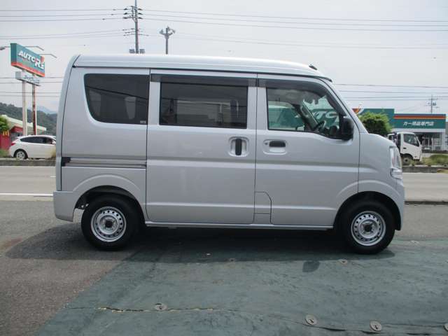 Nissan NV100 Clipper 11
