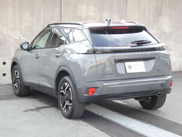 Peugeot SUV 2008 4